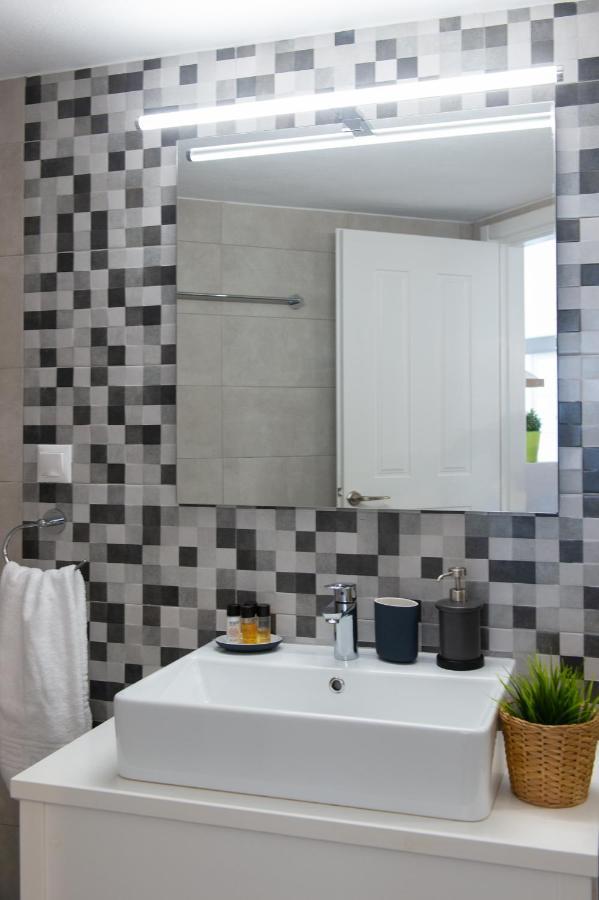 Grey House Villa Exambela Luaran gambar